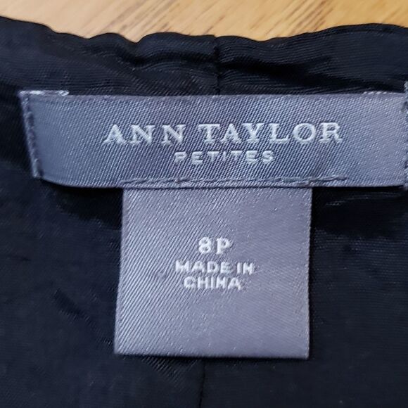 🔹️Ann Taylor Black & Cream Floral Print Silk Skirt Petite 8 - Picture 9 of 11